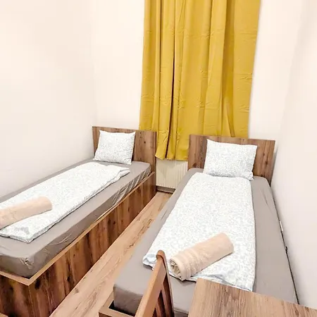 Spacious Rooms - 15 Min From Airport & City Center, 5 Min From Vienna Main-Bus Station Ez1