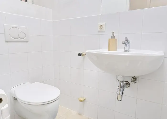 Hospedagem domiciliar Spacious - 15 Min From Airport & Center, 5 Min From Main-bus Station Ez1
