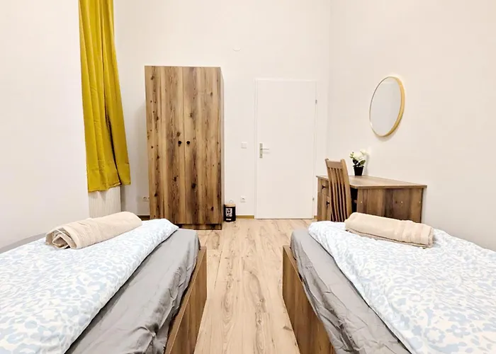 Spacious - 15 Min From Airport & Center, 5 Min From Main-bus Station Ez1 Hospedagem domiciliar