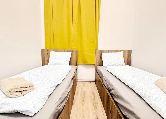Hospedagem domiciliar Spacious - 15 Min From Airport & Center, 5 Min From Main-bus Station Ez1