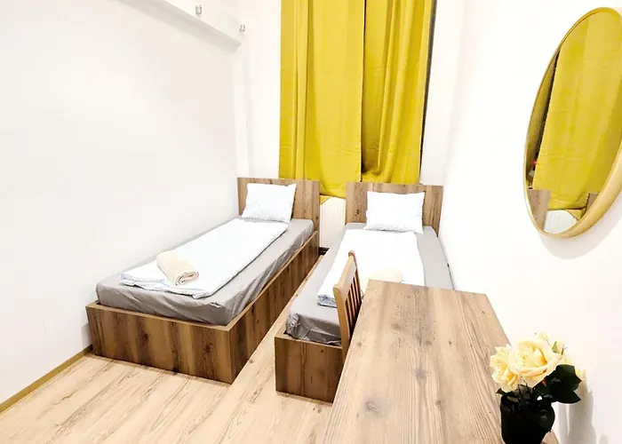 Hospedagem domiciliar Spacious - 15 Min From Airport & Center, 5 Min From Main-bus Station Ez1 *