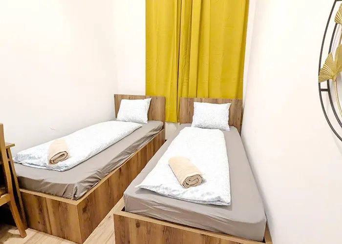 Hospedagem domiciliar Spacious - 15 Min From Airport & Center, 5 Min From Main-bus Station Ez1